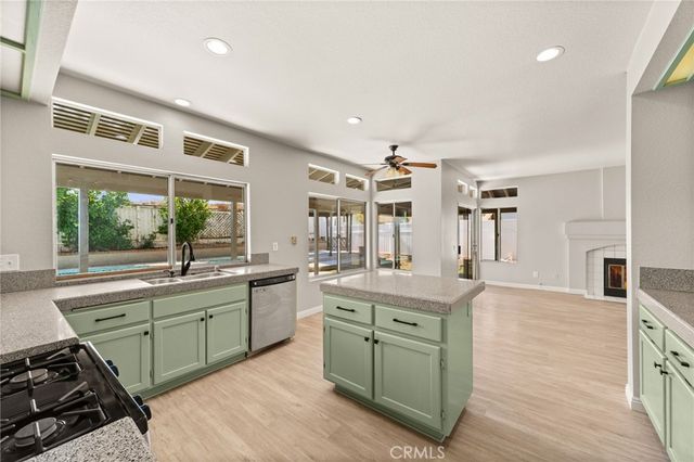 7450 Red Clover Way, Highland, CA 92346