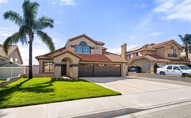 7450 Red Clover Way, Highland, CA 92346