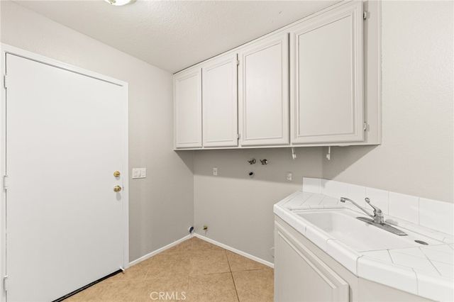7450 Red Clover Way, Highland, CA 92346