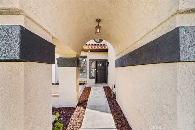 7450 Red Clover Way, Highland, CA 92346