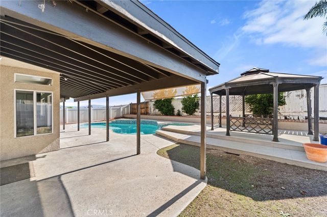 7450 Red Clover Way, Highland, CA 92346