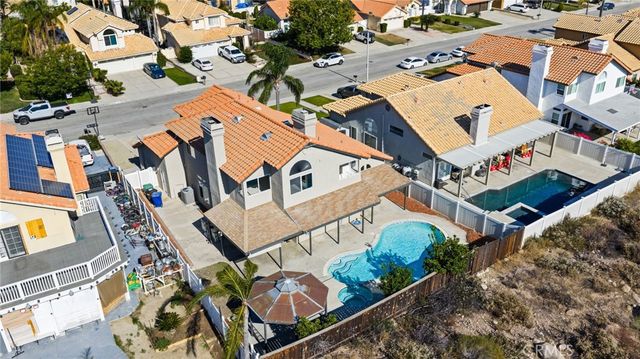 7450 Red Clover Way, Highland, CA 92346