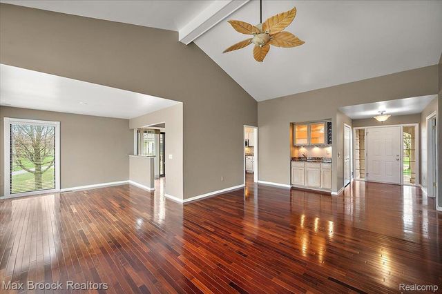 888 Tartan Trail, Bloomfield Hills, MI 48304