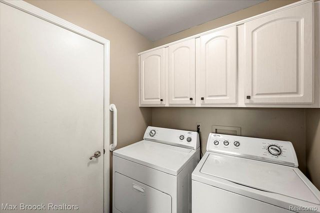 888 Tartan Trail, Bloomfield Hills, MI 48304