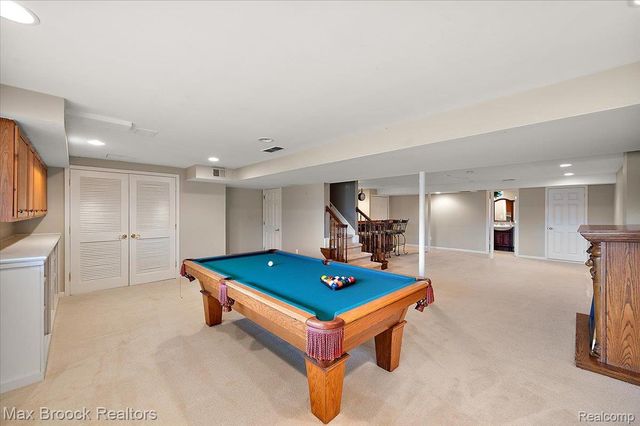 888 Tartan Trail, Bloomfield Hills, MI 48304