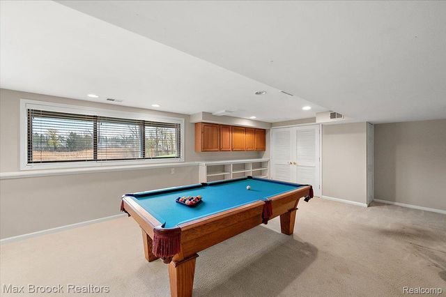 888 Tartan Trail, Bloomfield Hills, MI 48304