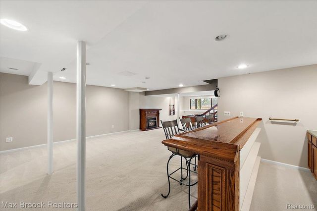 888 Tartan Trail, Bloomfield Hills, MI 48304