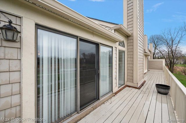 888 Tartan Trail, Bloomfield Hills, MI 48304