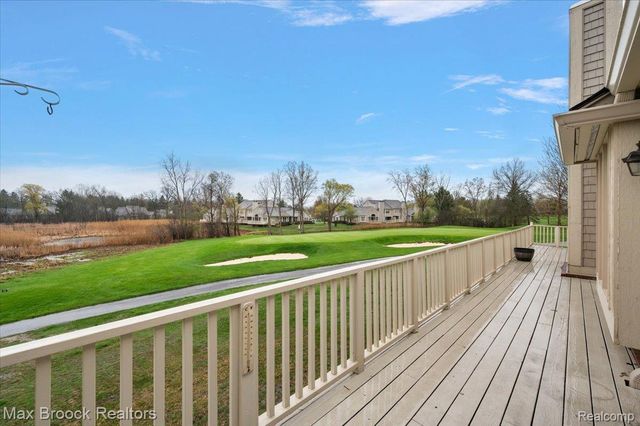 888 Tartan Trail, Bloomfield Hills, MI 48304