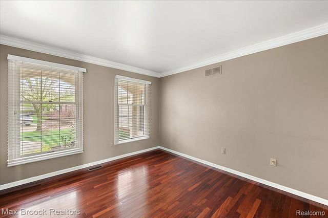 888 Tartan Trail, Bloomfield Hills, MI 48304