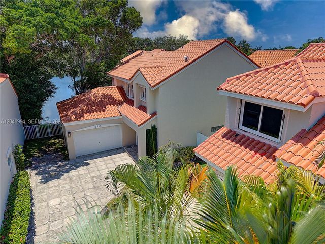 3715 Valais Dr, Hollywood, FL 33021