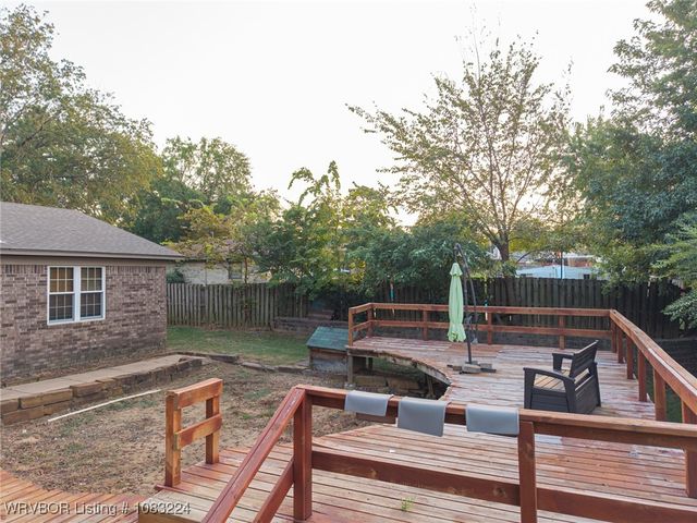 9123 Skypark Drive, Fort Smith, AR 72903