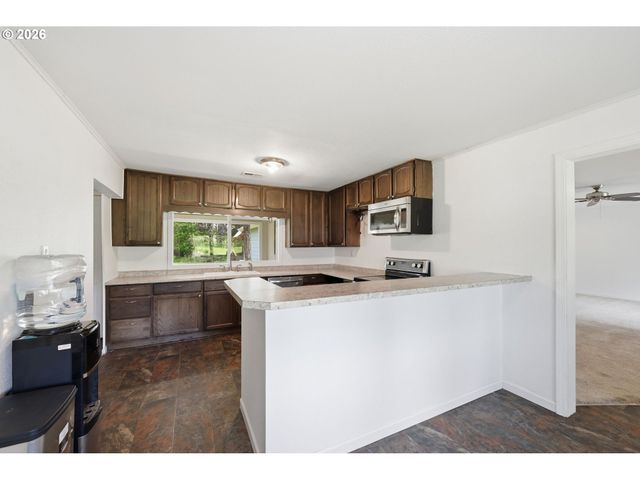 23892 BUTLER Rd, Elmira, OR 97437