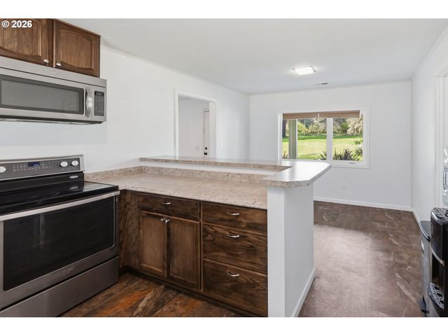 23892 BUTLER Rd, Elmira, OR 97437