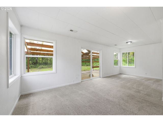 23892 BUTLER Rd, Elmira, OR 97437