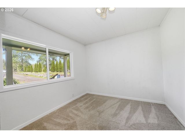 23892 BUTLER Rd, Elmira, OR 97437