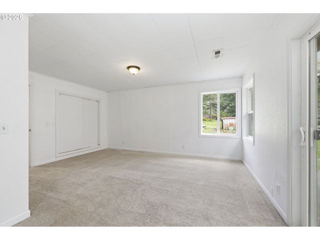 23892 BUTLER Rd, Elmira, OR 97437