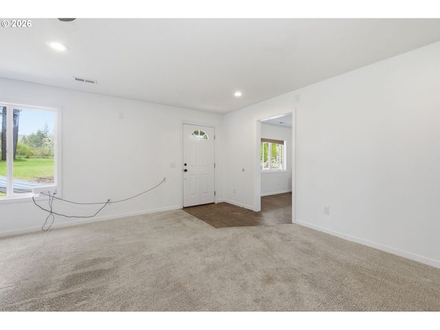 23892 BUTLER Rd, Elmira, OR 97437