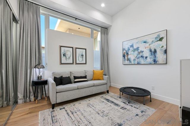 4545 Newport Ave, San Diego, CA 92107