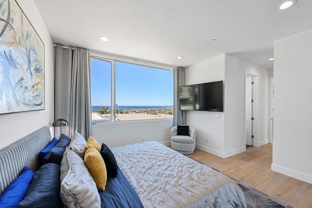 4545 Newport Ave, San Diego, CA 92107