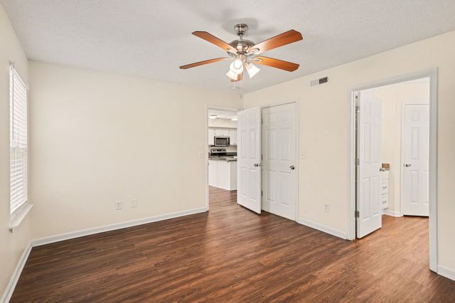 5112 Greer Station Dr, Hermitage, TN 37076