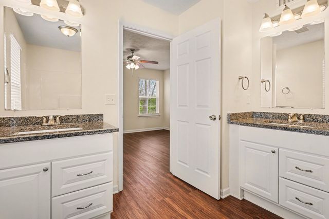 5112 Greer Station Dr, Hermitage, TN 37076