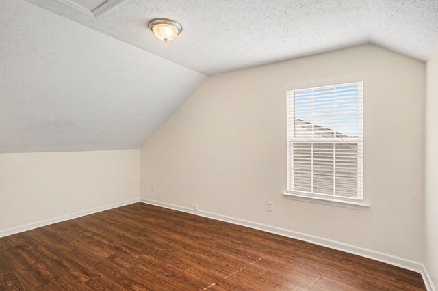 5112 Greer Station Dr, Hermitage, TN 37076