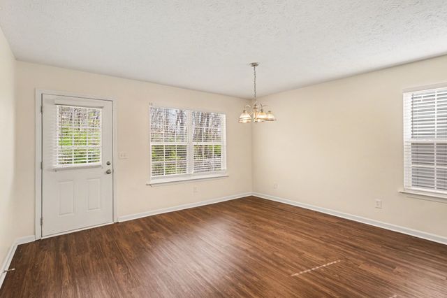 5112 Greer Station Dr, Hermitage, TN 37076