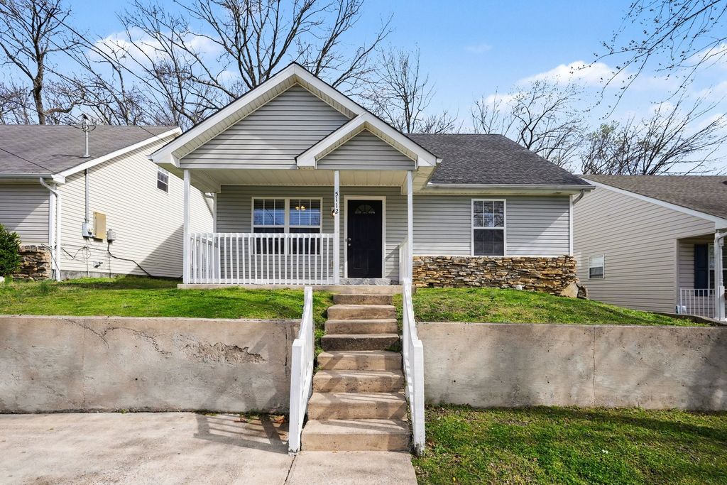 5112 Greer Station Dr, Hermitage, TN 37076