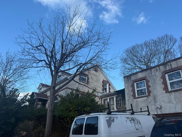 5 Oakland Avenue, Rocky Point, NY 11778