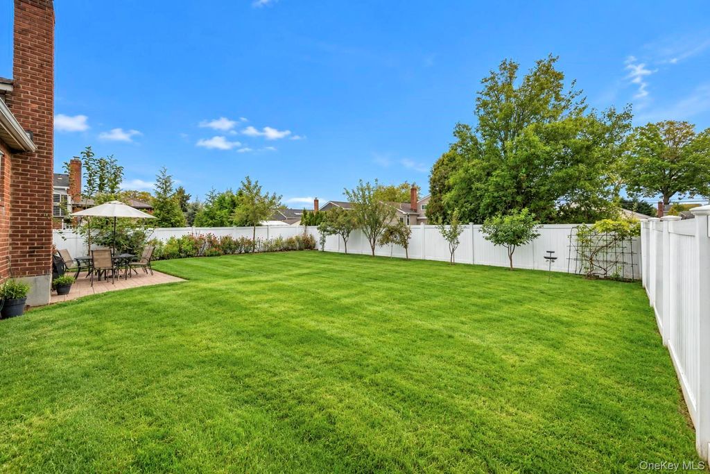 455 Pacific Street, Massapequa Park, NY 11762 — photo 5