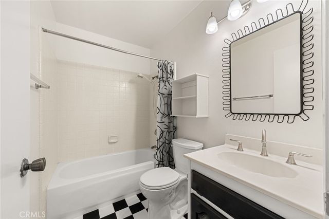 1435 W Cerritos 40, Anaheim, CA 92802