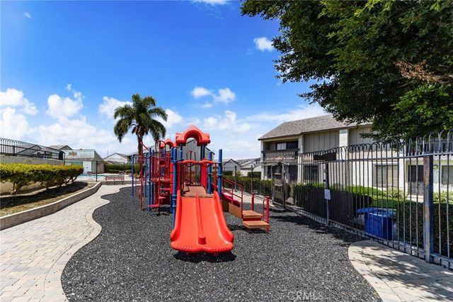1435 W Cerritos 40, Anaheim, CA 92802