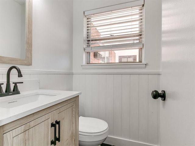 2329 Elwood Drive, Edmond, OK 73013