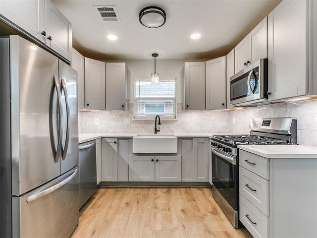 2329 Elwood Drive, Edmond, OK 73013