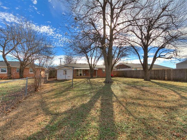 2329 Elwood Drive, Edmond, OK 73013