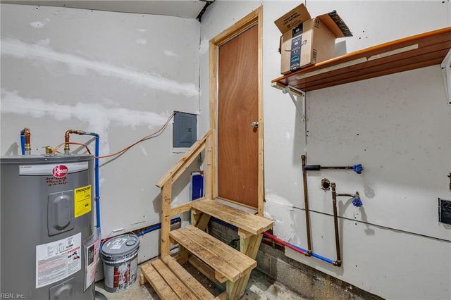 1042 25th ST, Newport News, VA 23607