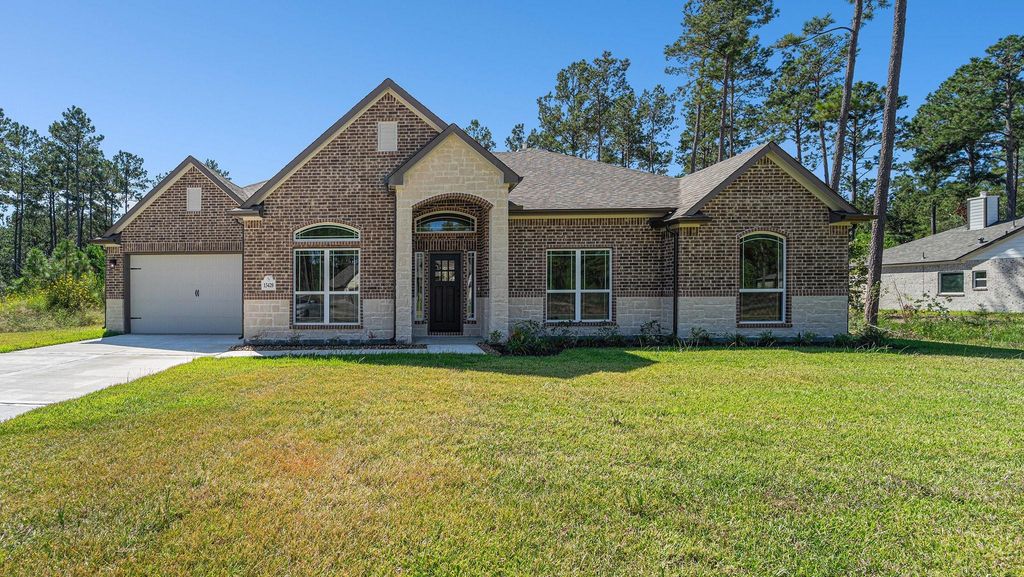 4520 Road 66112, Dayton, TX 77535