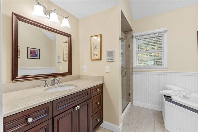 35 Myers Farm Rd, Hingham, MA 02043
