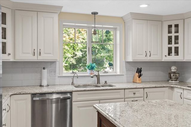 35 Myers Farm Rd, Hingham, MA 02043