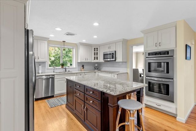 35 Myers Farm Rd, Hingham, MA 02043