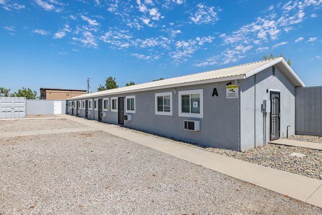 636 W Kern Street, Dinuba, CA 93618