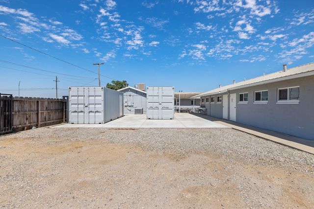 636 W Kern Street, Dinuba, CA 93618