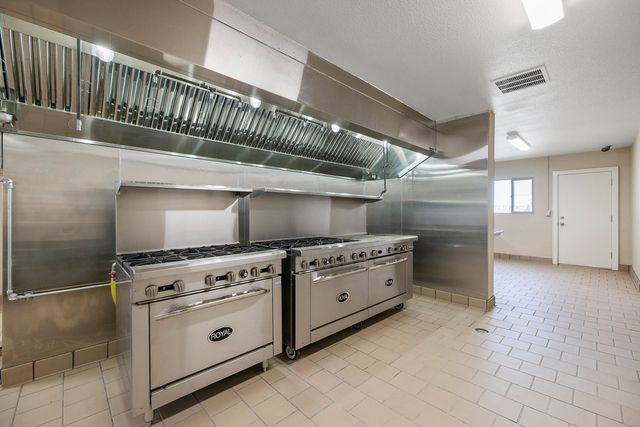636 W Kern Street, Dinuba, CA 93618