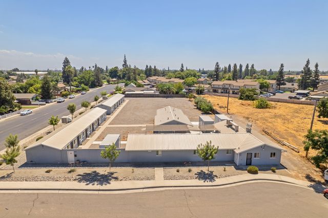 636 W Kern Street, Dinuba, CA 93618