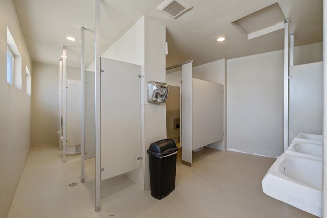 636 W Kern Street, Dinuba, CA 93618