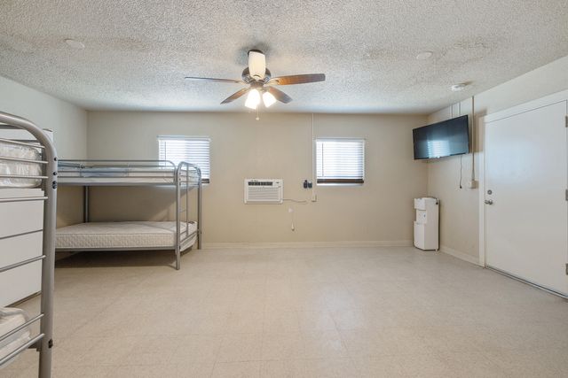 636 W Kern Street, Dinuba, CA 93618