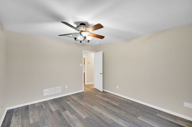 203 Shawnee Trail, Alvarado, TX 76009