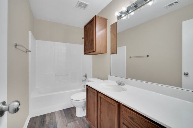 203 Shawnee Trail, Alvarado, TX 76009