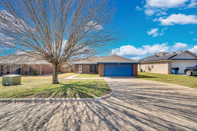 203 Shawnee Trail, Alvarado, TX 76009